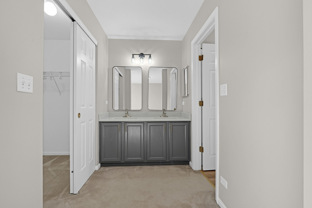 1530 E Chivalry Court - Photo 11