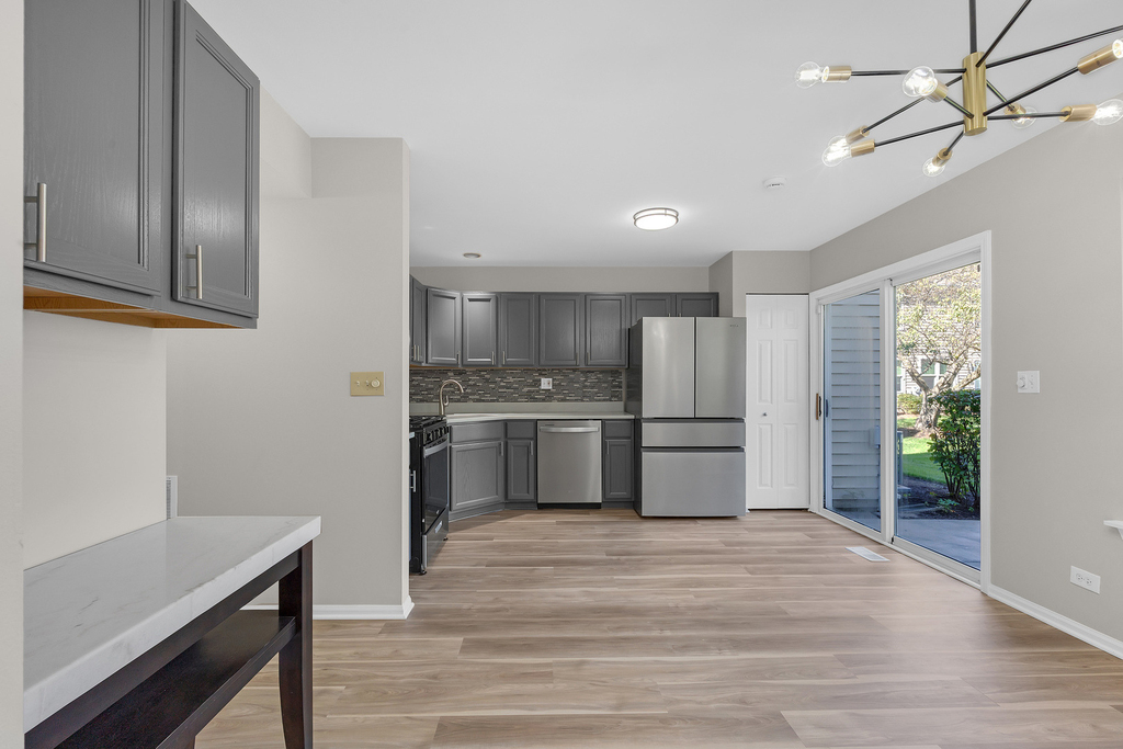 1530 E Chivalry Court - Photo 6