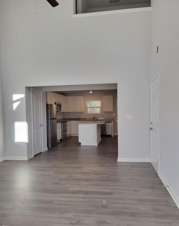 612 W Vincent Drive - Photo 2