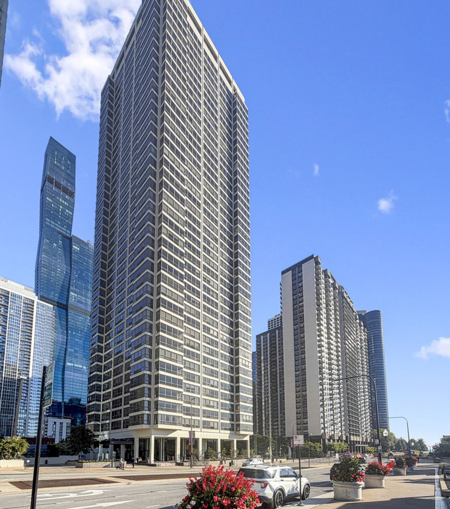 360 E Randolph Street - Photo 0