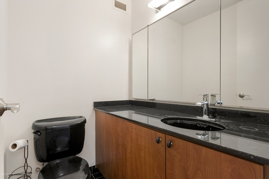 360 E Randolph Street - Photo 32