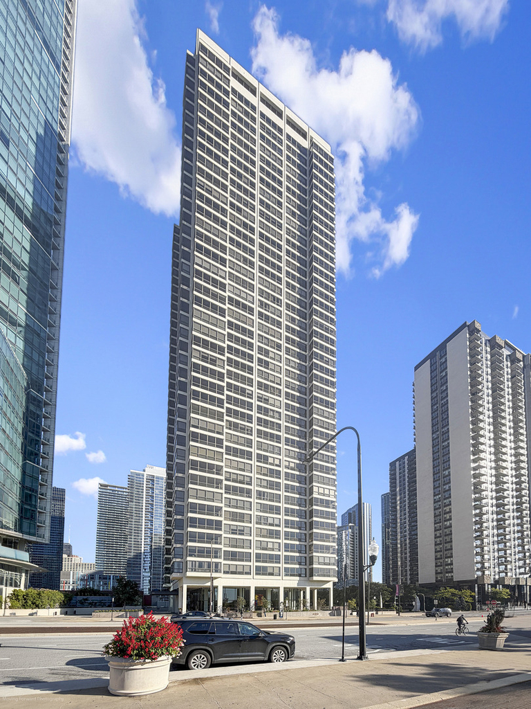 360 E Randolph Street - Photo 38