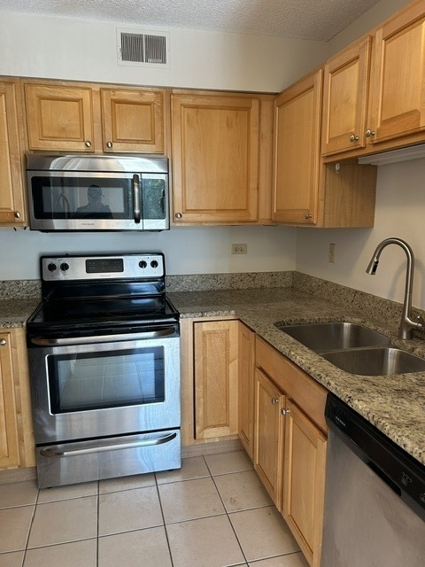 511 Aurora Avenue - Photo 5