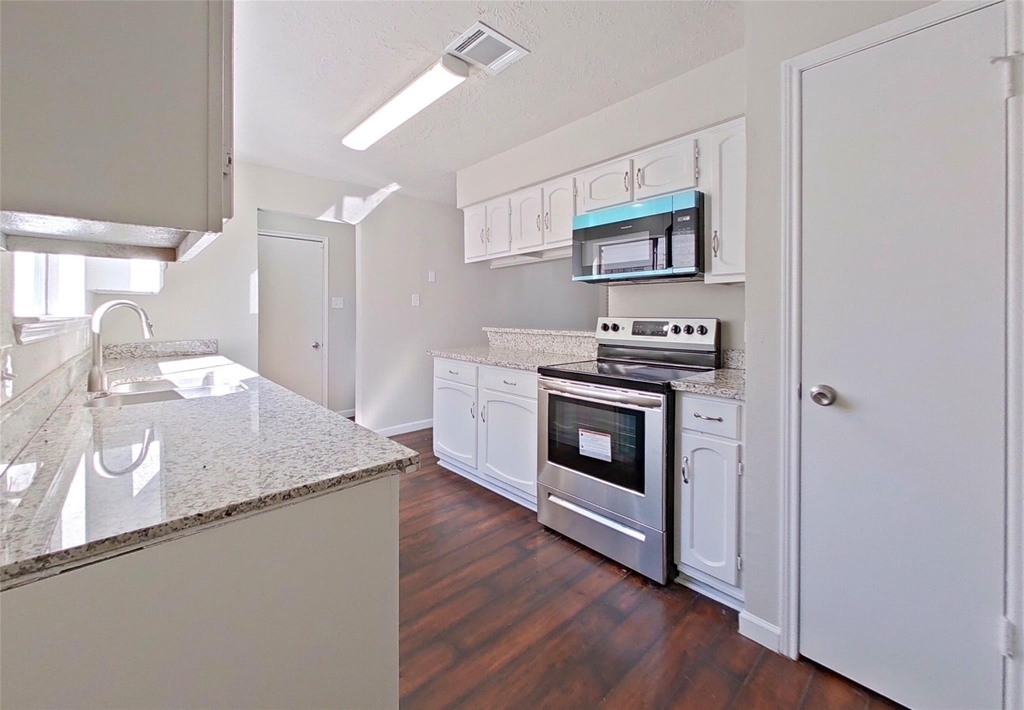 11210 Camphorwood Drive - Photo 8