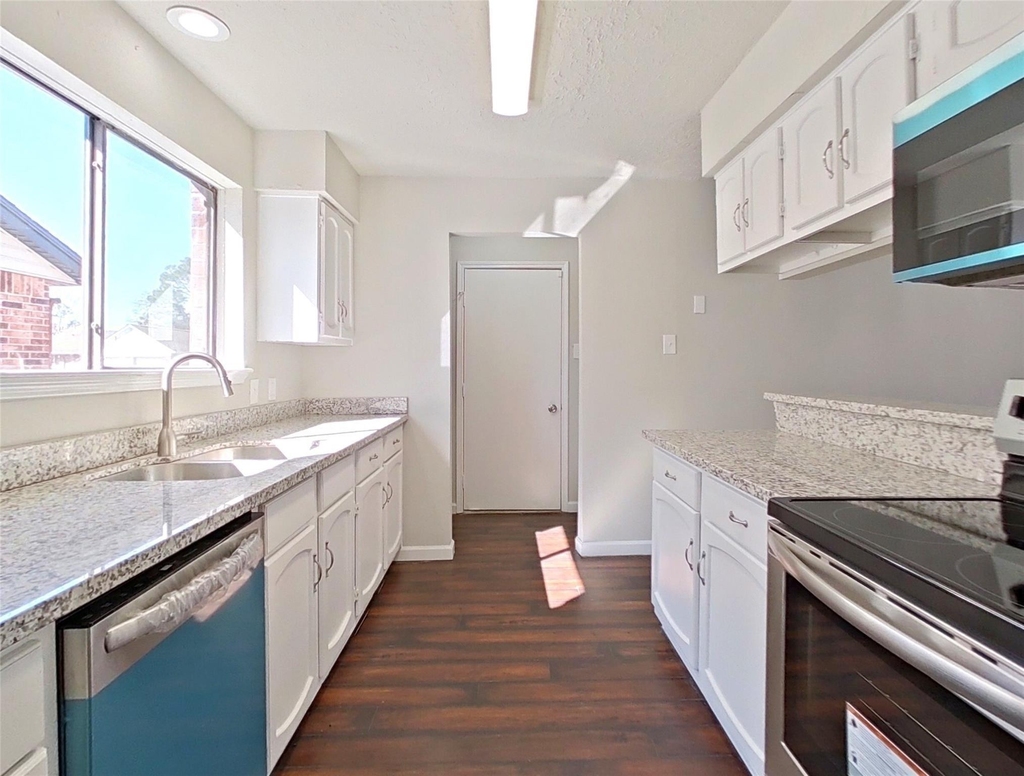 11210 Camphorwood Drive - Photo 9