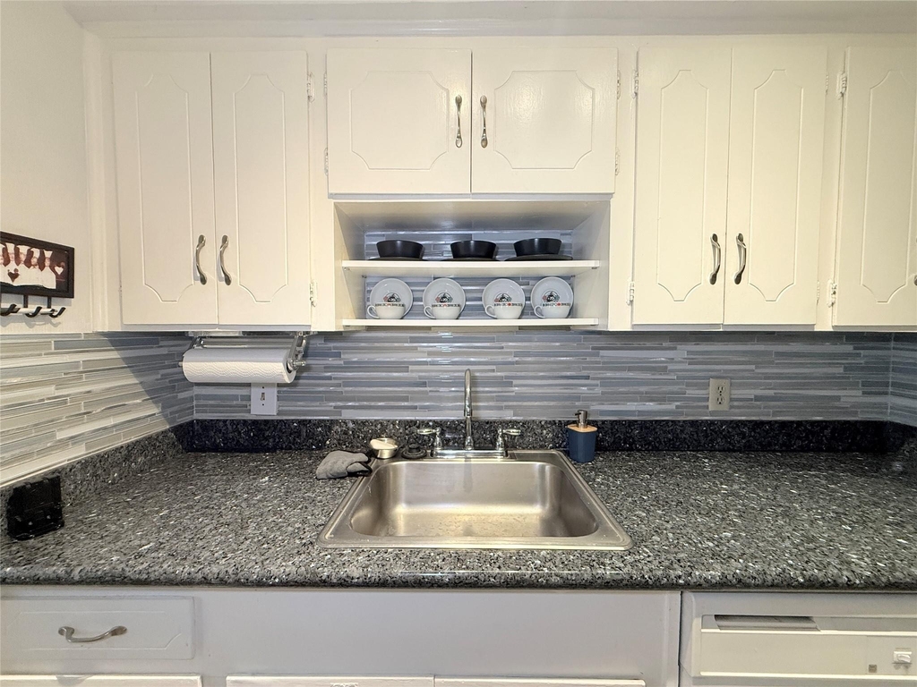 5861 Inwood Drive - Photo 10