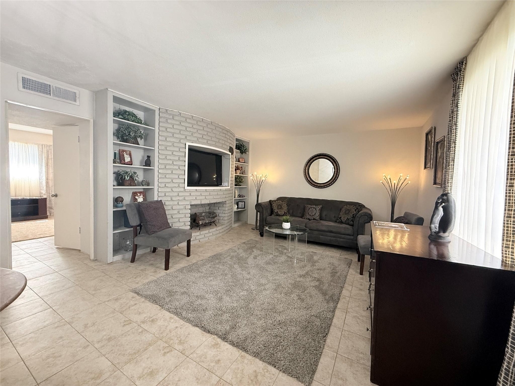 5861 Inwood Drive - Photo 2