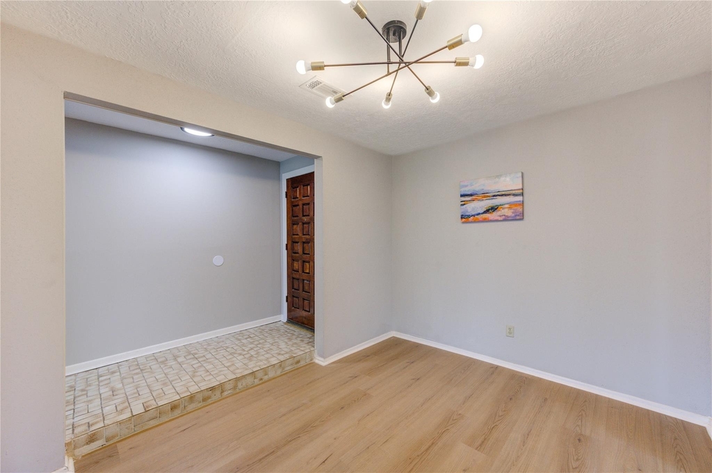 10523 Towne Square Road - Photo 4