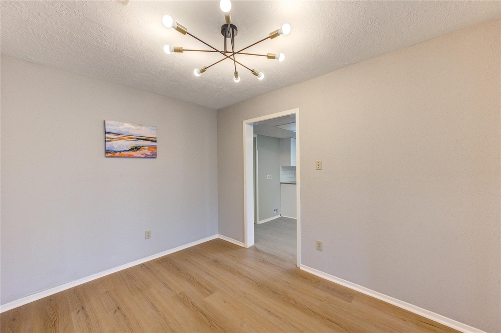 10523 Towne Square Road - Photo 3