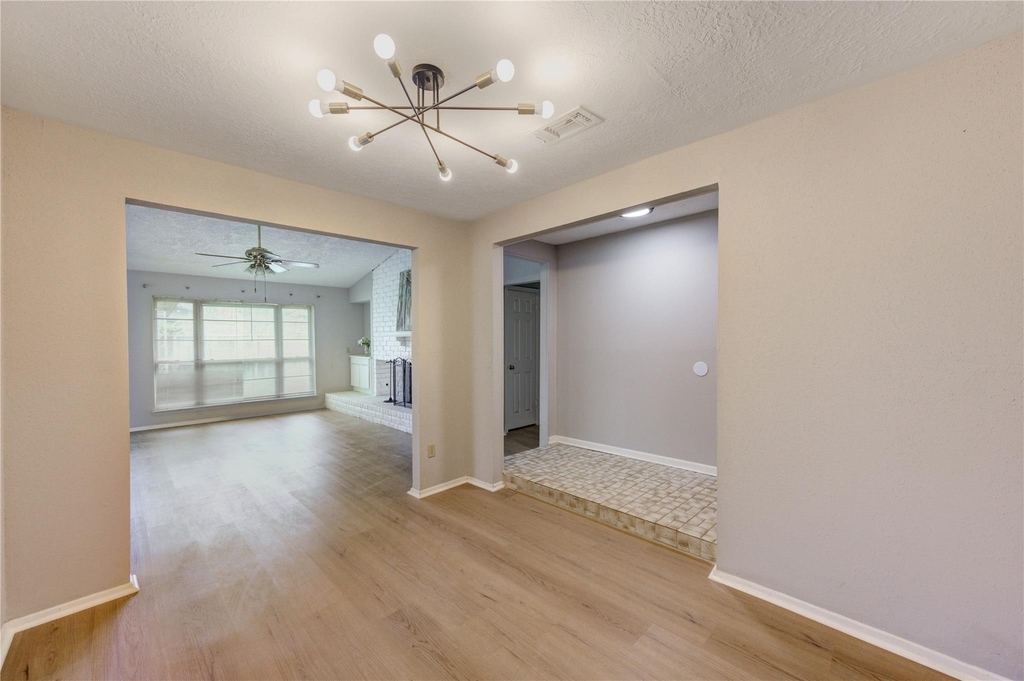 10523 Towne Square Road - Photo 2