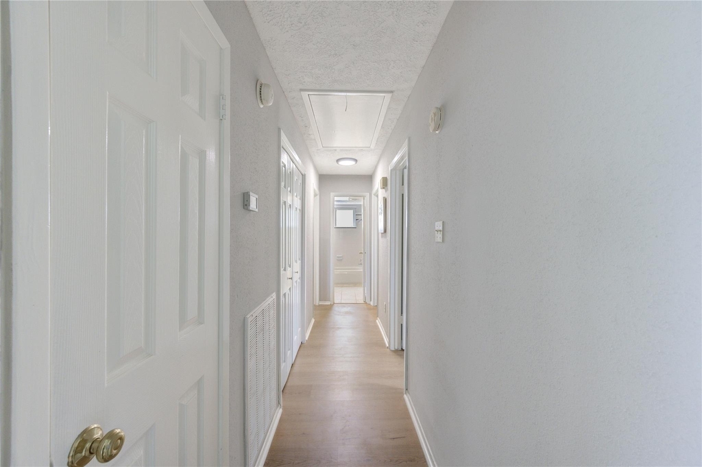10523 Towne Square Road - Photo 16