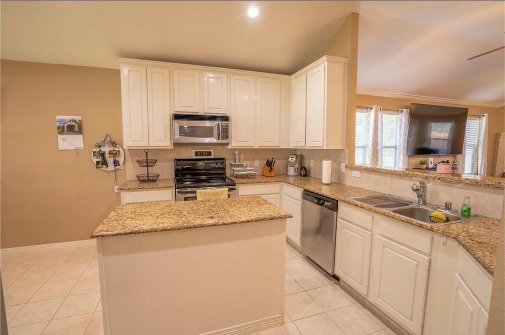 16706 Camber Court - Photo 4