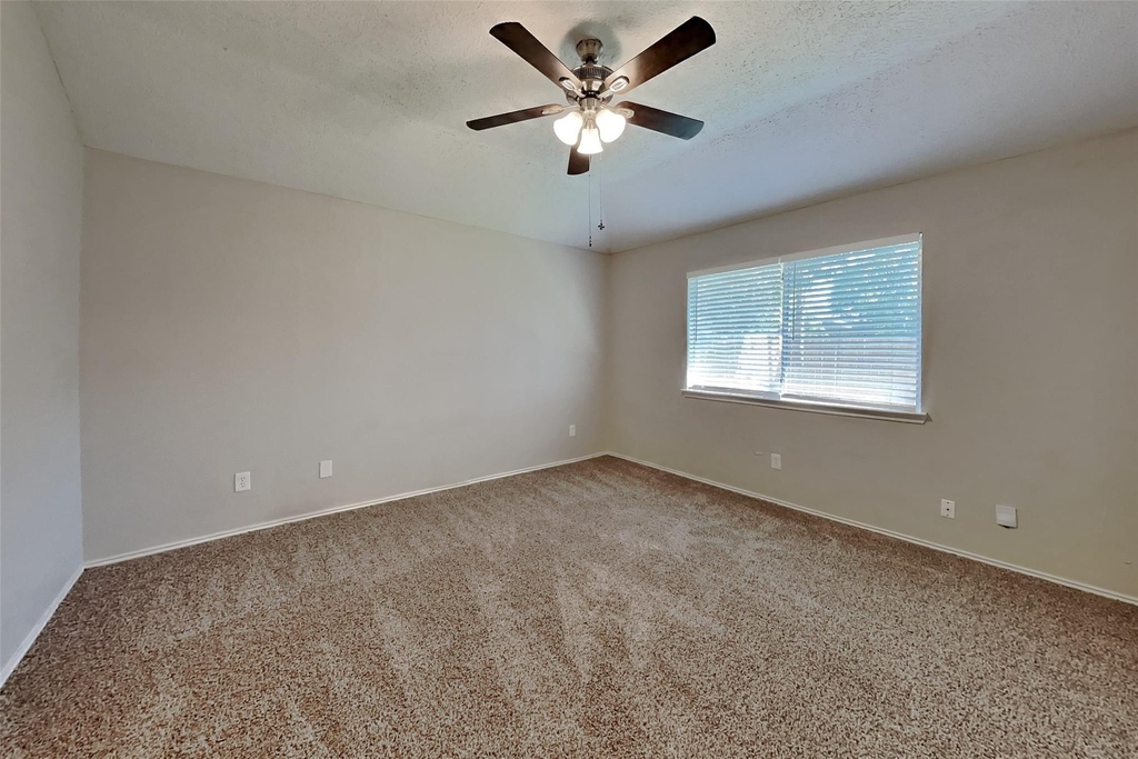 9606 Yearling Circle - Photo 7