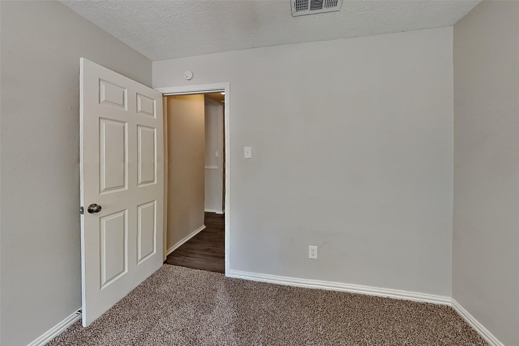 9606 Yearling Circle - Photo 12