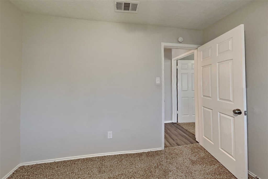 9606 Yearling Circle - Photo 13