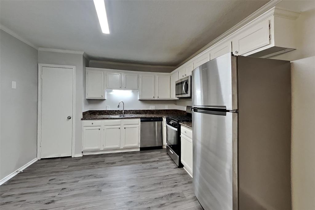 9606 Yearling Circle - Photo 3