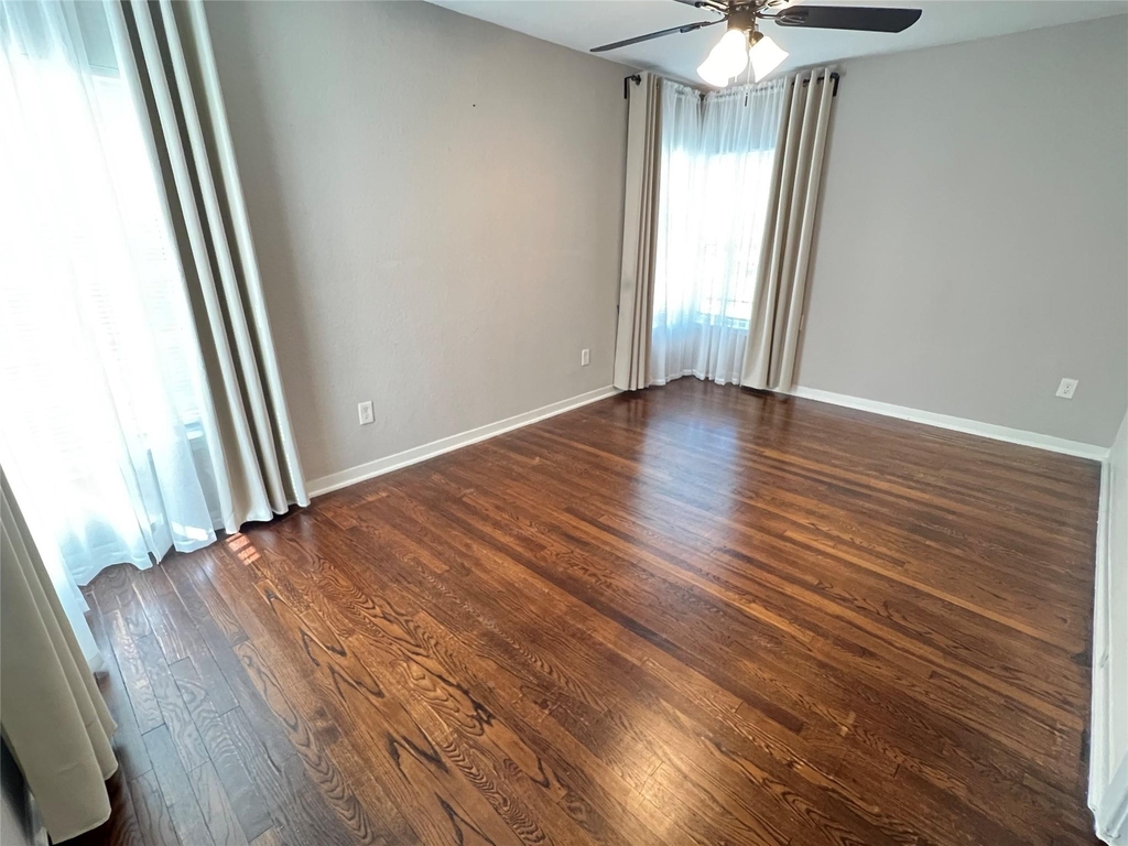 4705 Park Drive - Photo 7