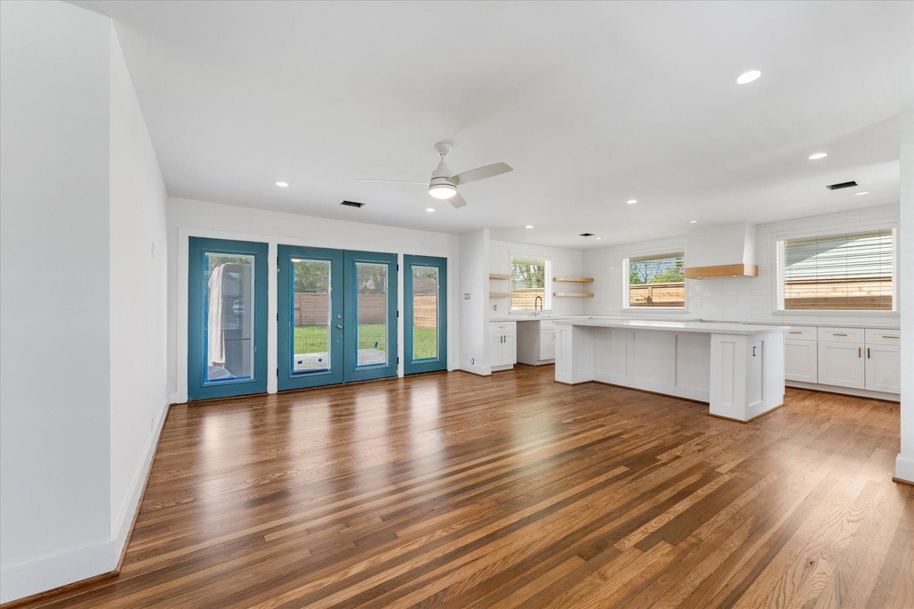 1845 Huge Oaks Street - Photo 3