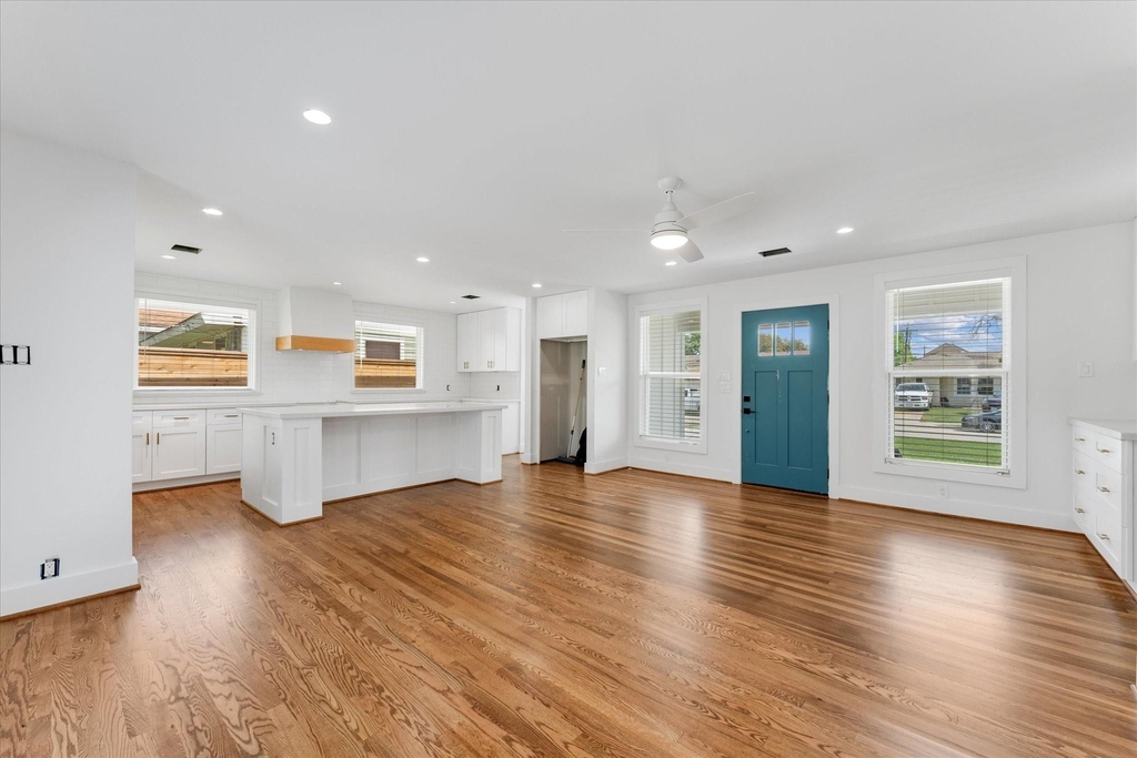1845 Huge Oaks Street - Photo 4