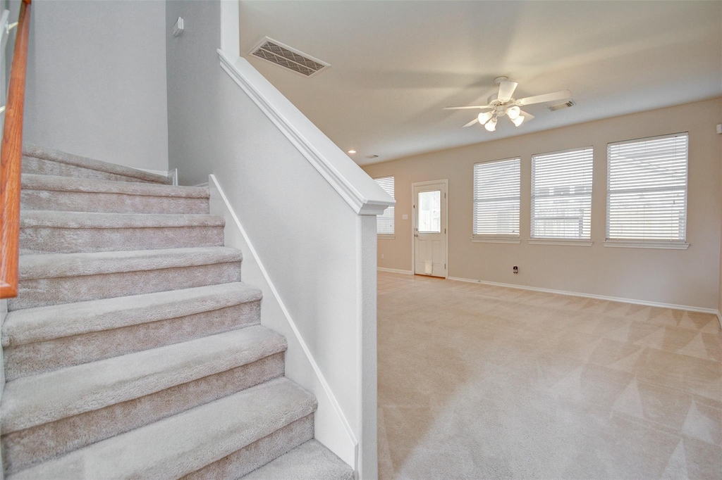 5723 Vinemont Lane - Photo 8