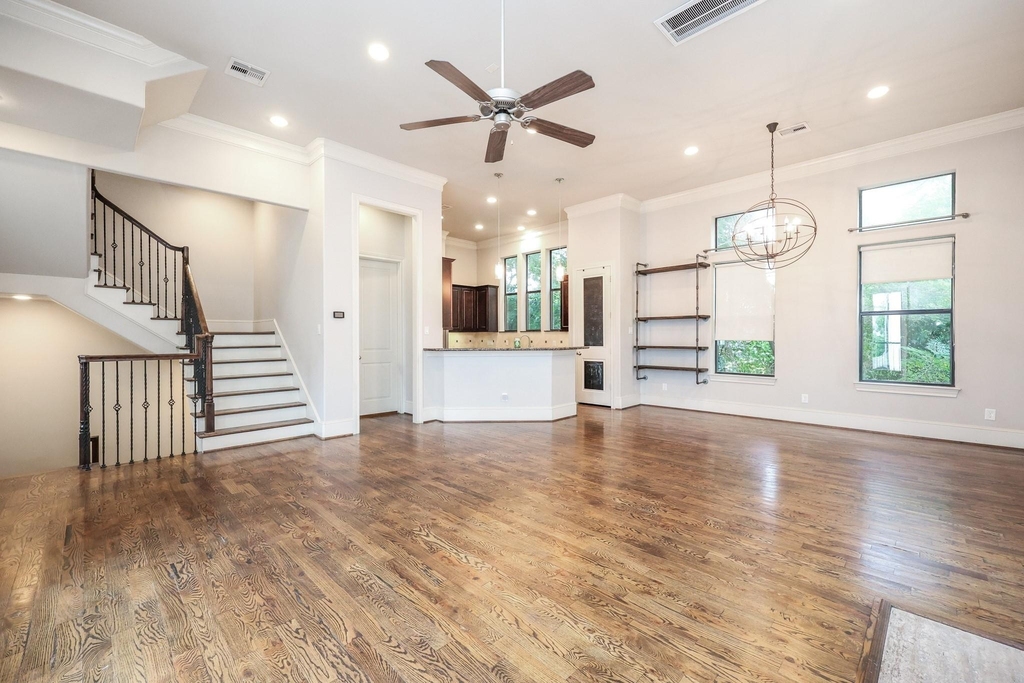 8822 Lakeshore Bend Drive - Photo 4