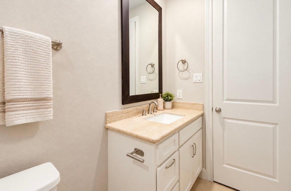 8822 Lakeshore Bend Drive - Photo 32