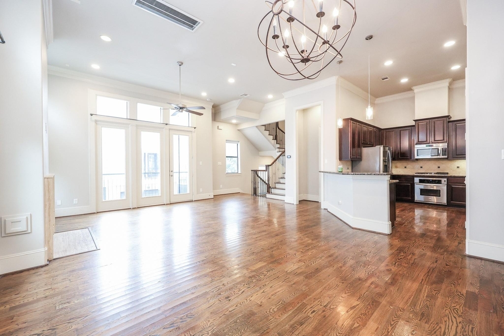 8822 Lakeshore Bend Drive - Photo 9