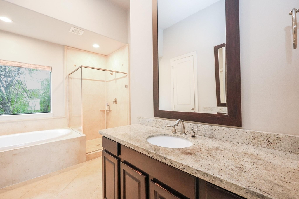 8822 Lakeshore Bend Drive - Photo 25