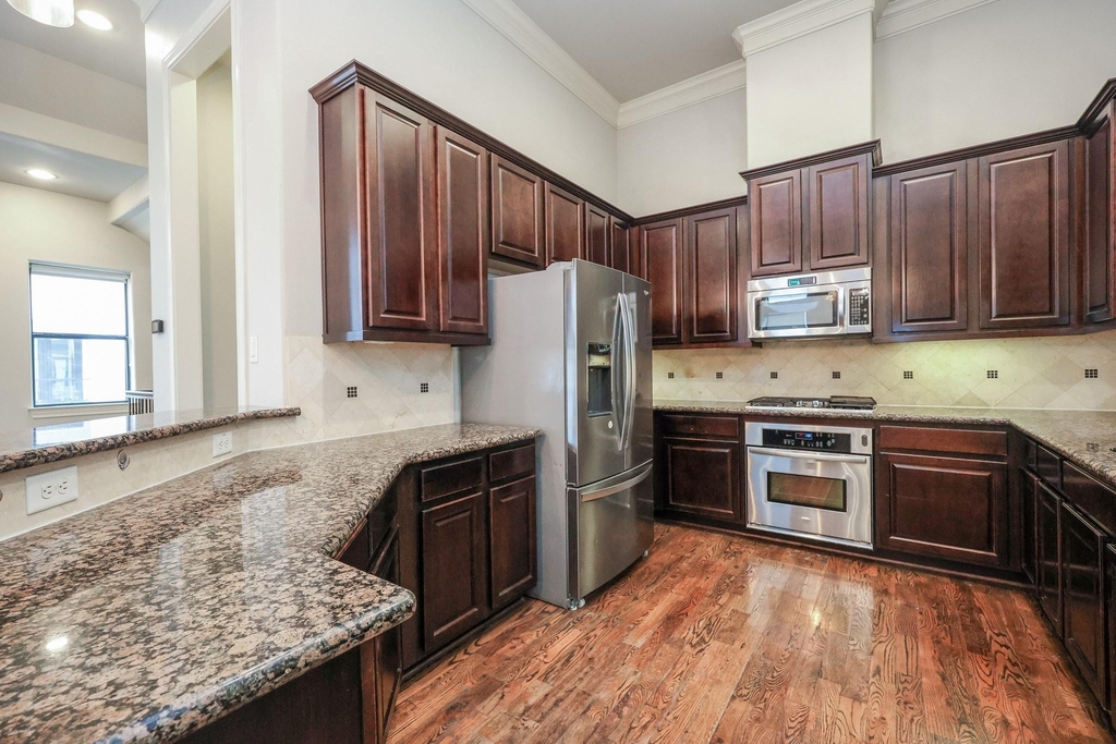 8822 Lakeshore Bend Drive - Photo 17