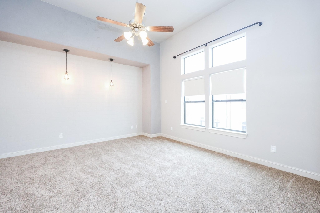 8822 Lakeshore Bend Drive - Photo 15