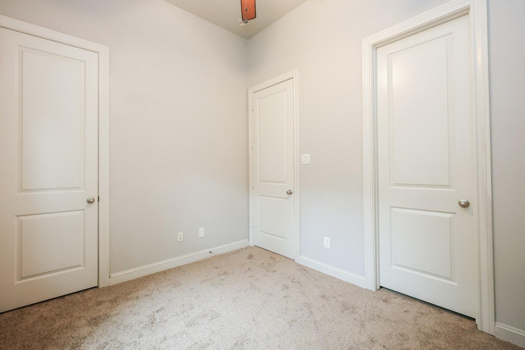 8822 Lakeshore Bend Drive - Photo 30