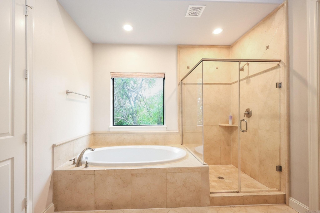 8822 Lakeshore Bend Drive - Photo 27