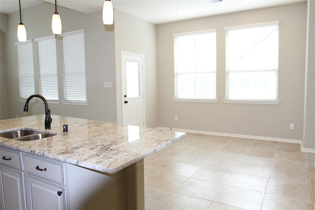 12102 La Strada Street - Photo 7