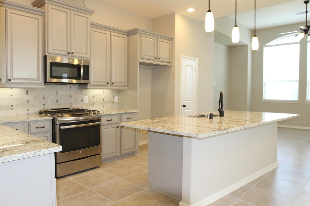 12102 La Strada Street - Photo 9