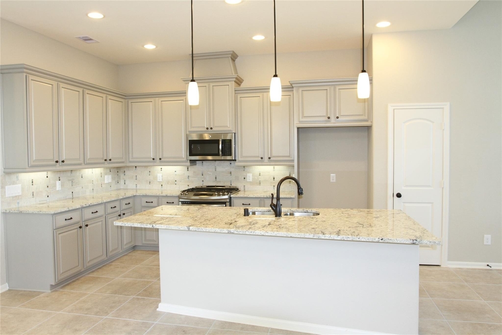 12102 La Strada Street - Photo 10