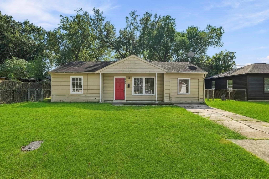 3938 Alsace Street - Photo 0