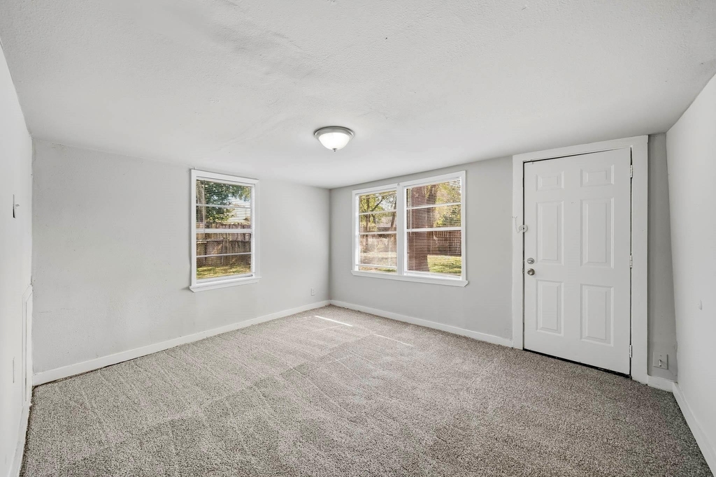 3938 Alsace Street - Photo 6