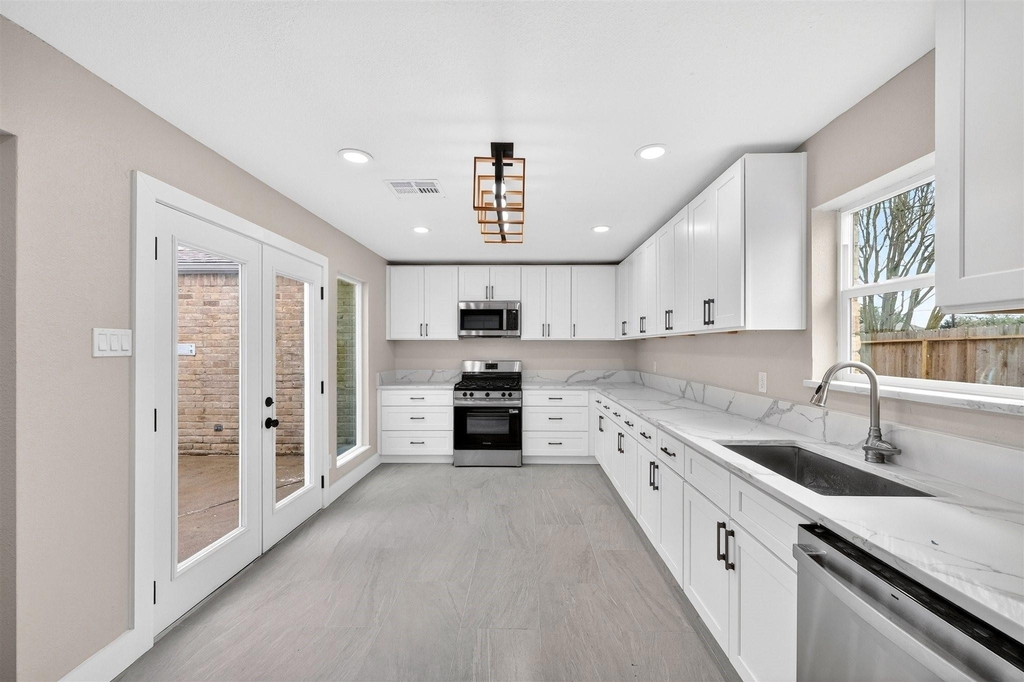 12303 Shelwick Drive - Photo 2