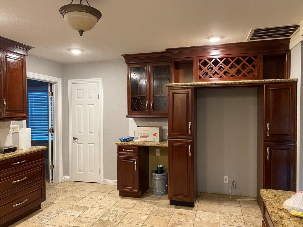 8628 Highway 6 - Photo 3