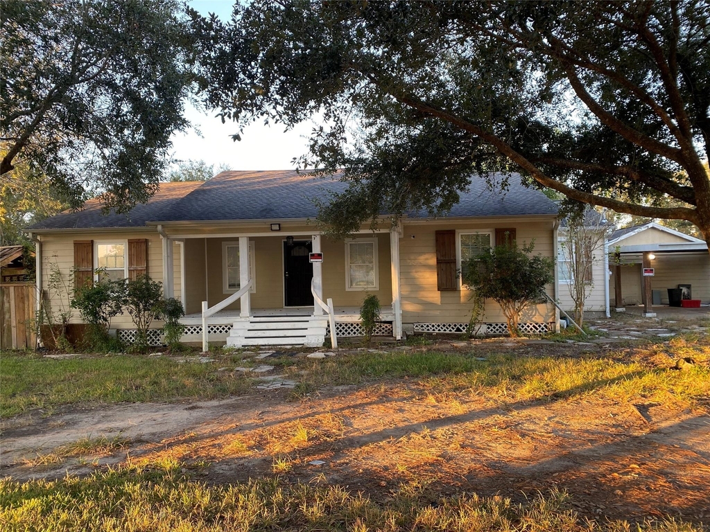 8628 Highway 6 - Photo 1