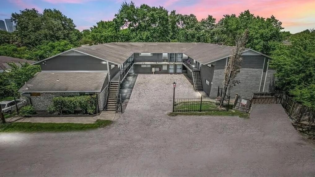 2819 Berry Street - Photo 8