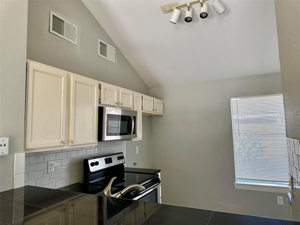 18530 Meadows Way Drive - Photo 6