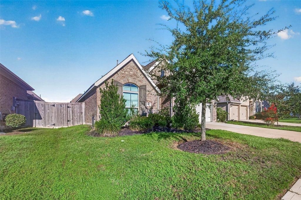 10735 Lacaille Lane - Photo 2