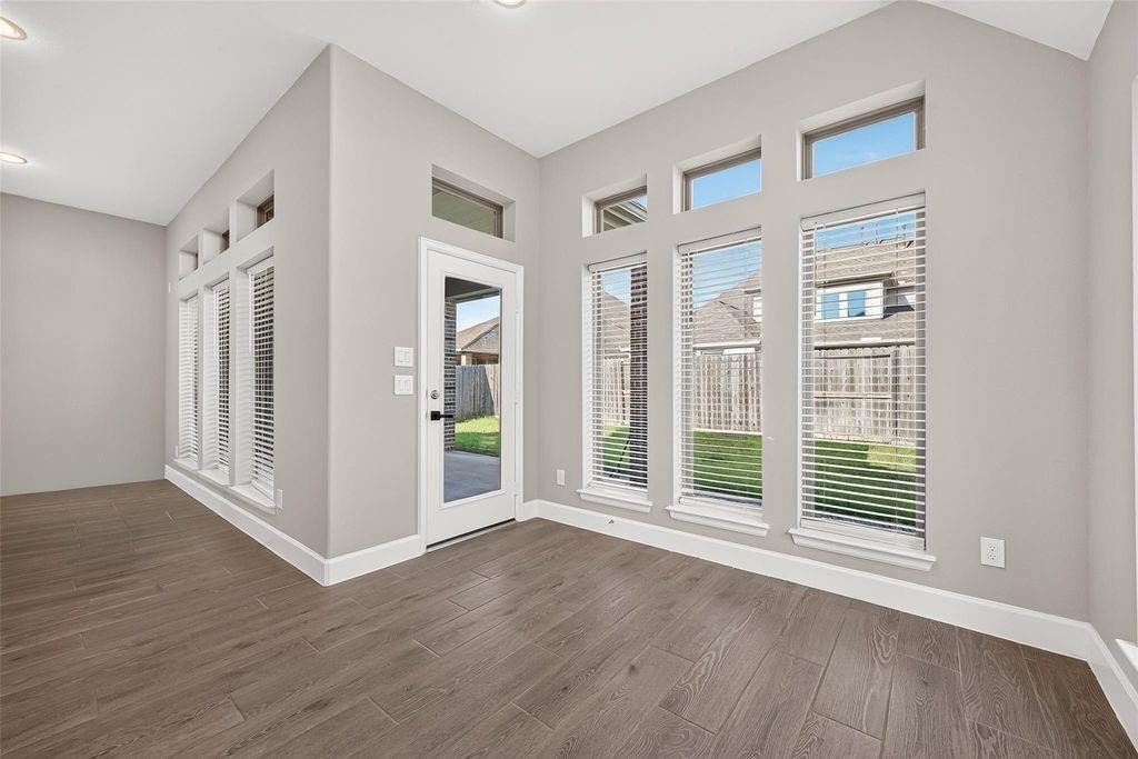 10735 Lacaille Lane - Photo 17