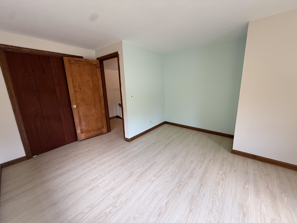 233 South - Photo 16