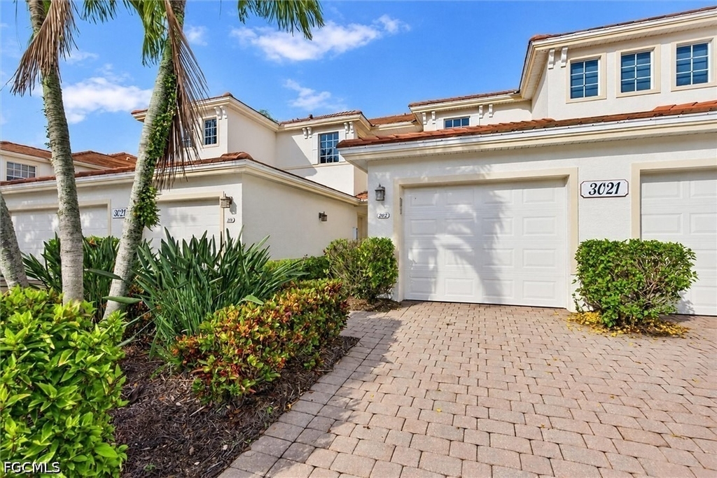 3021 Meandering Way - Photo 8