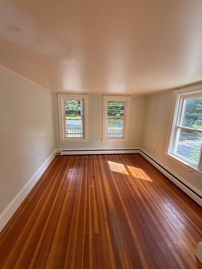 63 Eastern - Photo 10