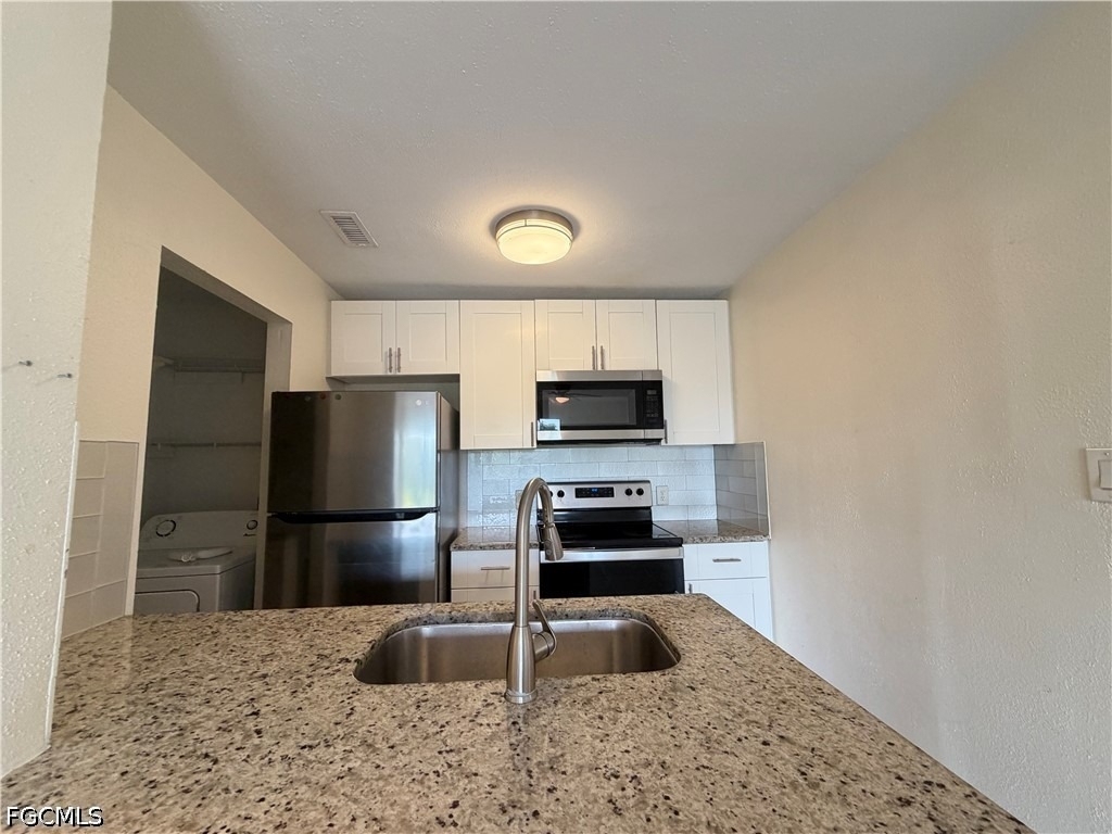 2929 Winkler Avenue - Photo 2