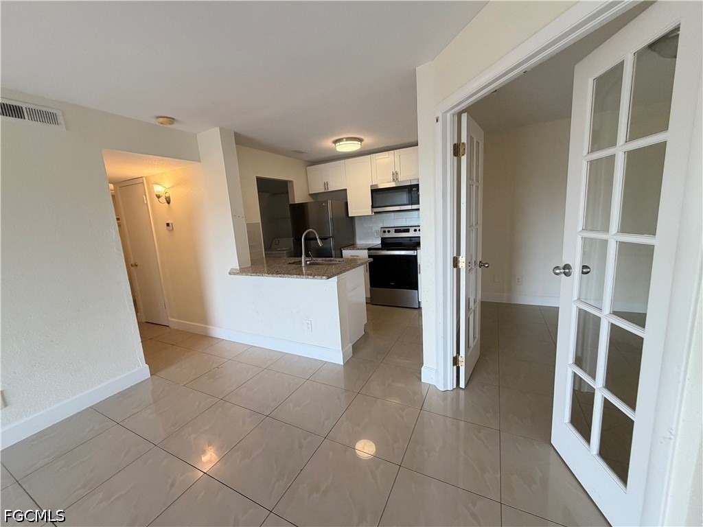 2929 Winkler Avenue - Photo 1
