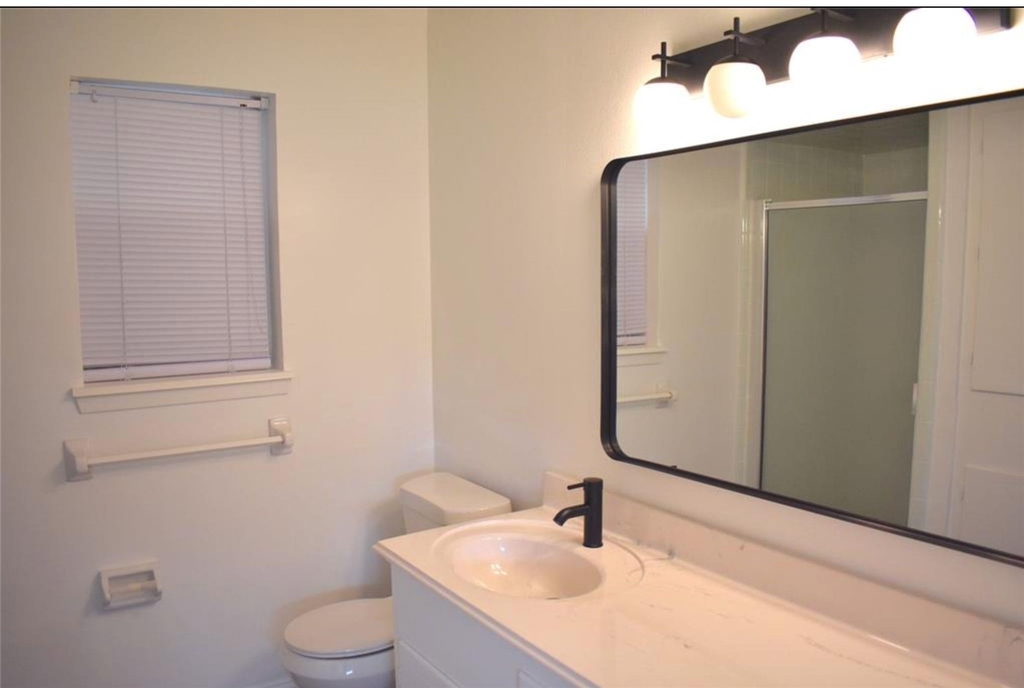 2628 Dupont Street - Photo 15